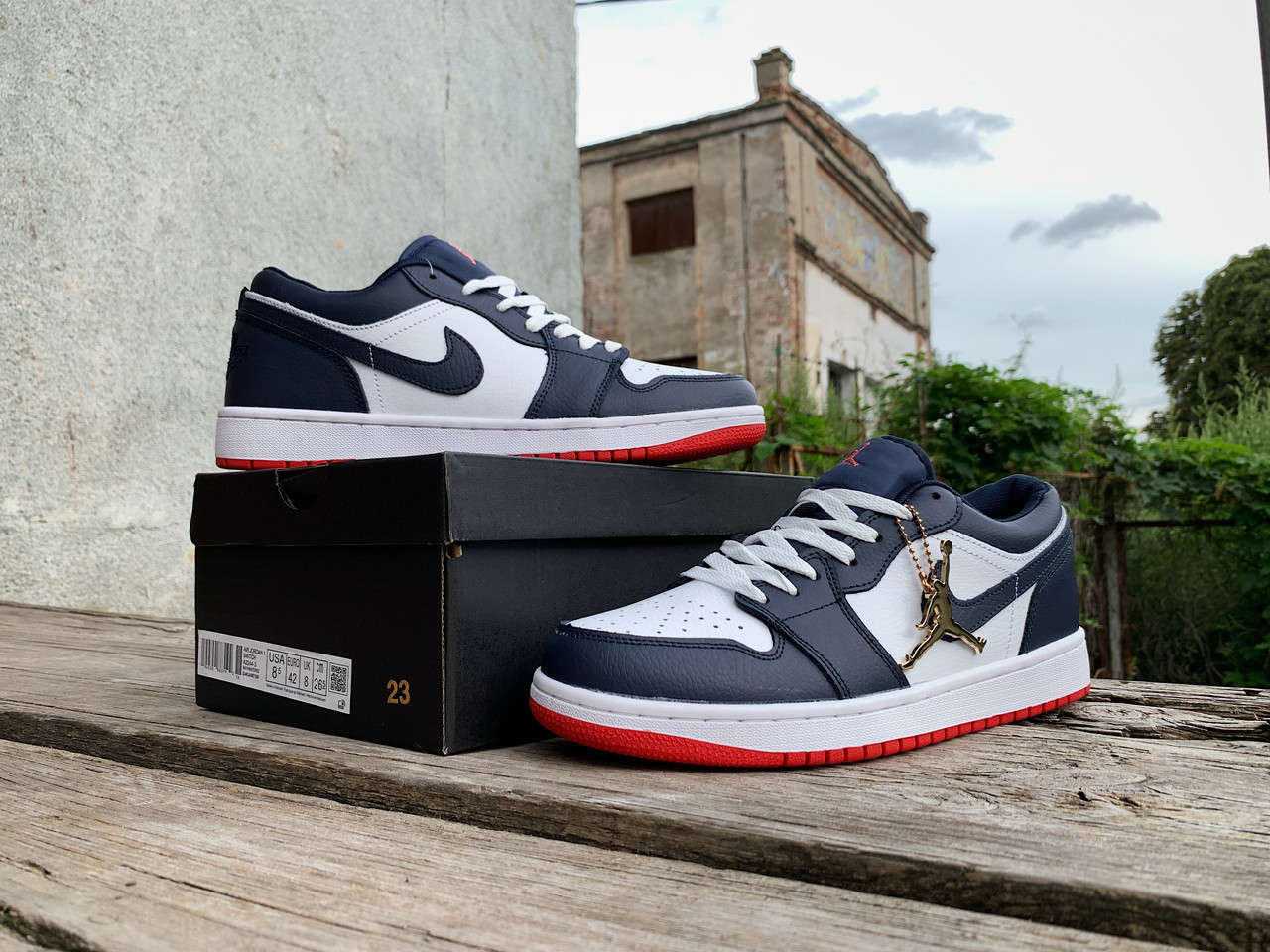 Red and white jordan 1 best sale low