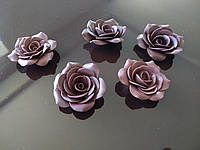 Большие шоколадные розы из полимерной глины для изготовления украшений