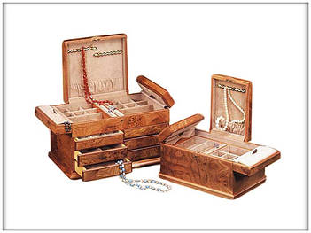 Скриньки та скриньки для прикрас