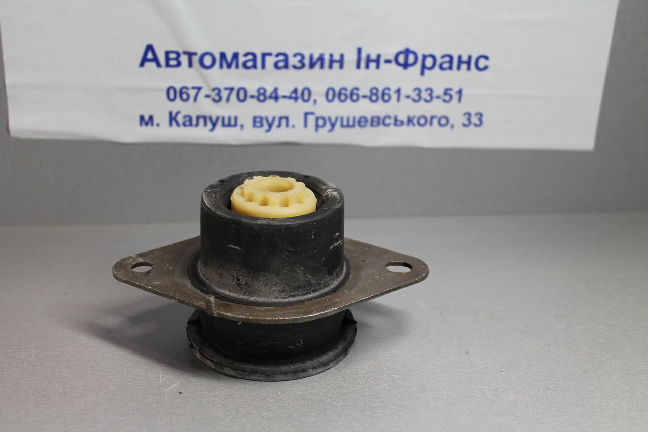 Подушка двигуна ліва OPEL VIVARO A; RENAULT TRAFIC II; NISSAN PRIMASTAR 1.9D/2.0/2.0D 2001-2014рр