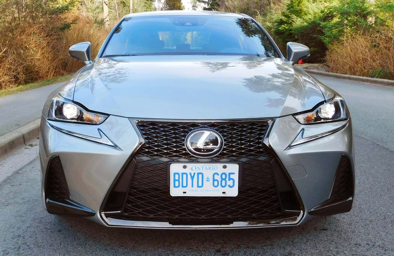 Передній бампер Lexus IS (16-18) тюнінг обвіс F Sport (GoodGo, Тайвань), фото 1