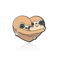 Брошь-значок BROCHE Влюблённые Ленивцы коричневая BRGV112259