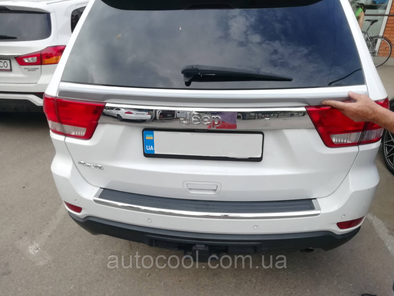 Спойлер кришки багажника нижній Jeep Grand Cherokee 2010-2013 р.в. дорестайлінг