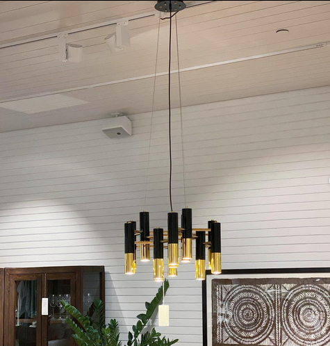 Сучасна люстра з плафонами у вигляді спотів з комбінованим кольором корпусу: глянцевий чорний та золото, фото 1