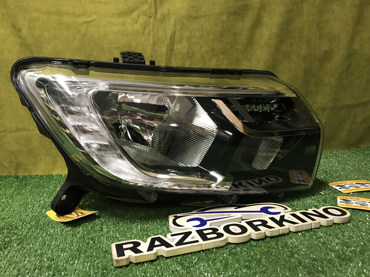Фара права Renault Logan 2 MCV Рено Логан 2 (2017-2020) Оригінал 260100437R, 260105871R, фото 1