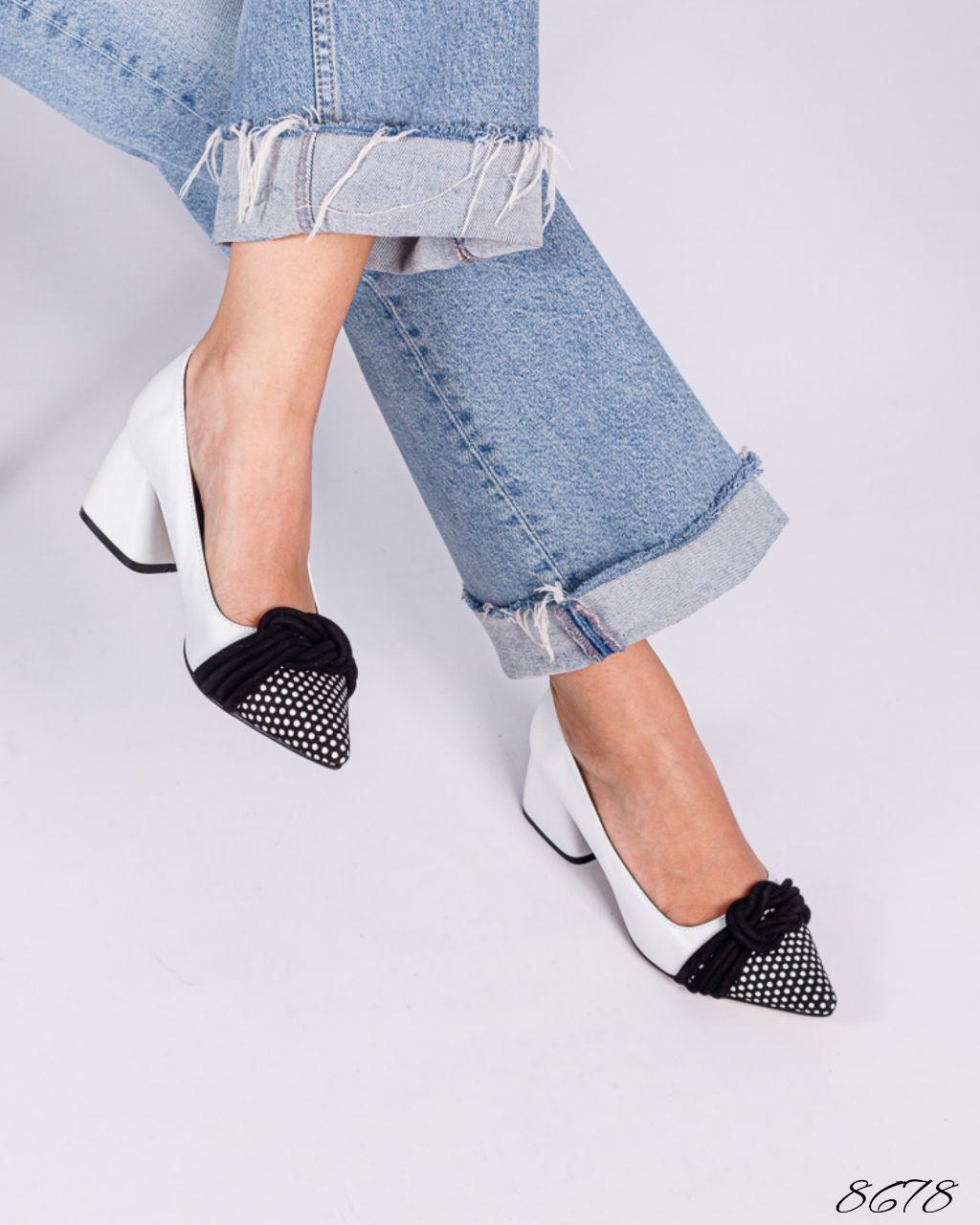 Туфлі жіночі шкіряні білі на середньому підборі, фото 1