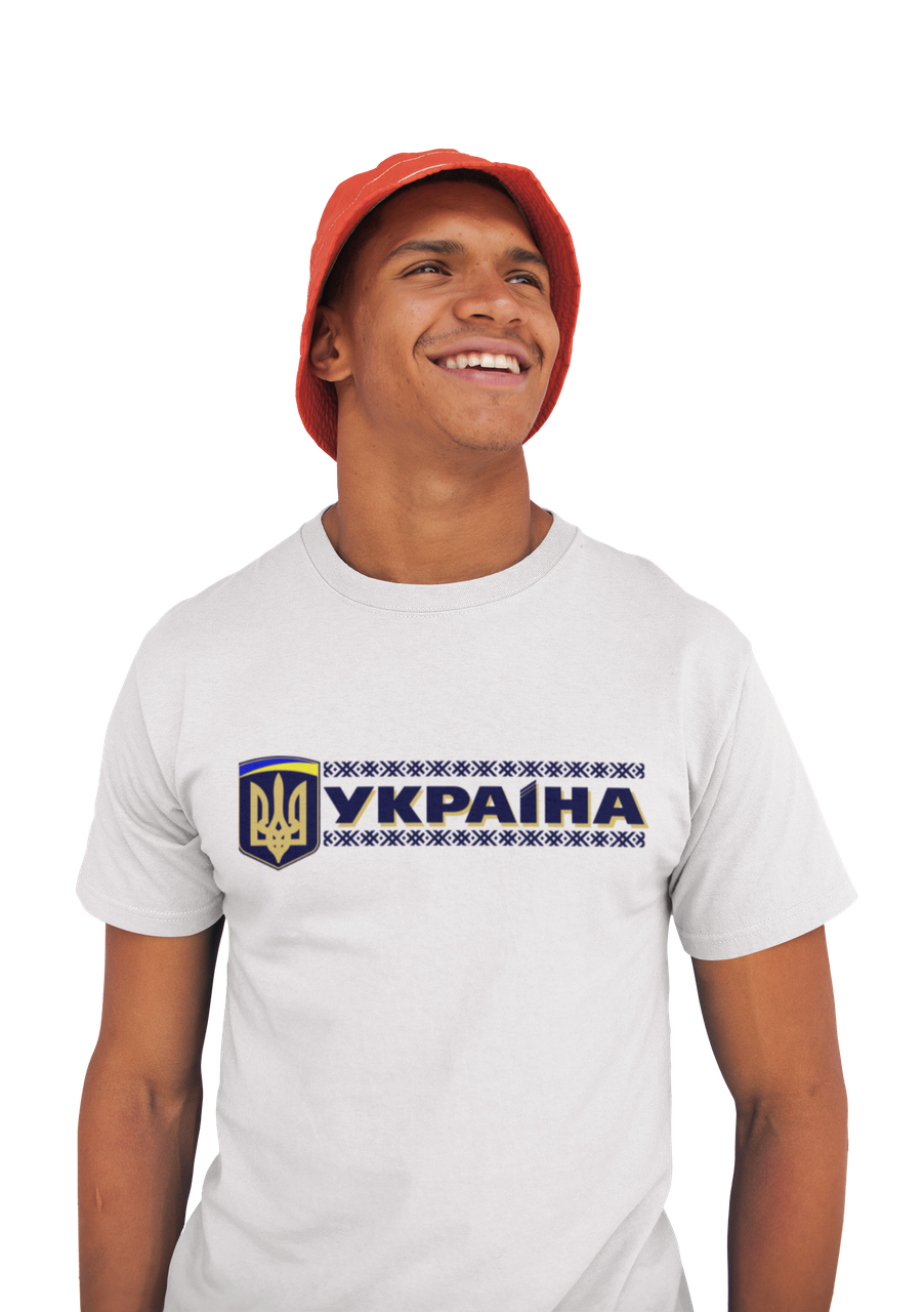 Футболка чоловіча біла з гербом та написом Україна