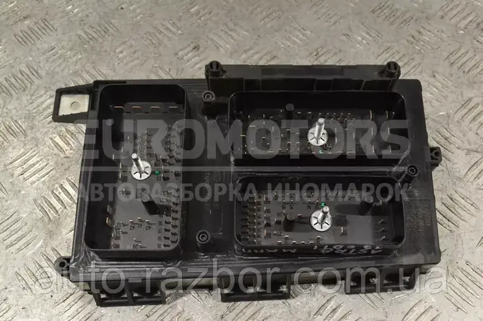 Блок предохранителей Opel Astra (H) 2004-2010 13206746 197288 (ID ...