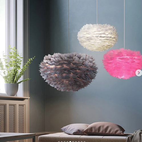 Підвісний/стельовий світильник з кольоровим натуральним пір’ям в трьох кольорах пір’я: рожевий, білий та сірий, фото 1