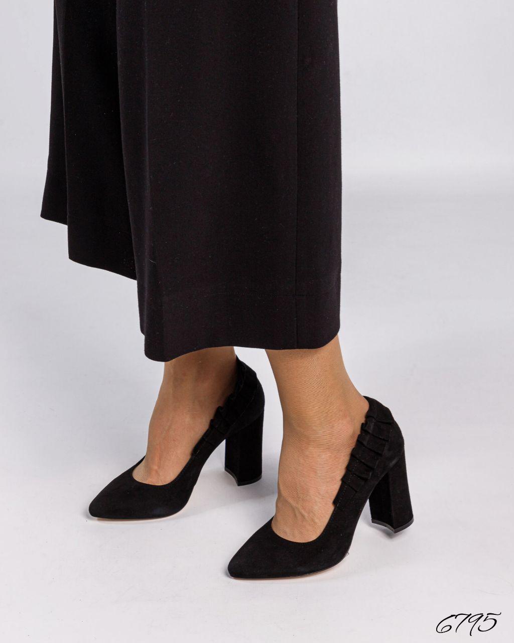 Туфлі човника з рюшем чорні замшеві жіночі, фото 1