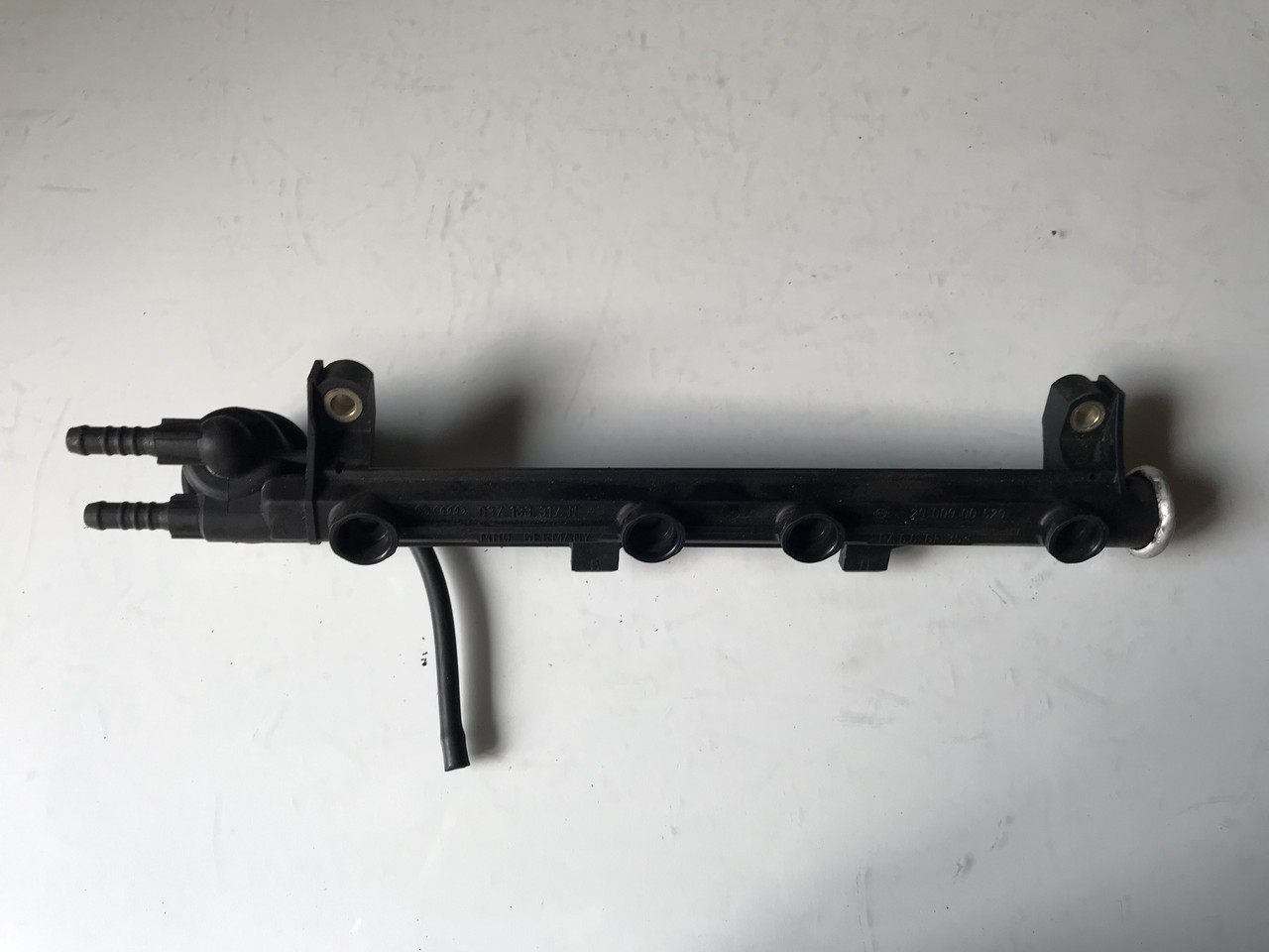 Паливна рейка Skoda Octavia Volkswagen Golf IV 2.0 8v 037133317n, фото 1