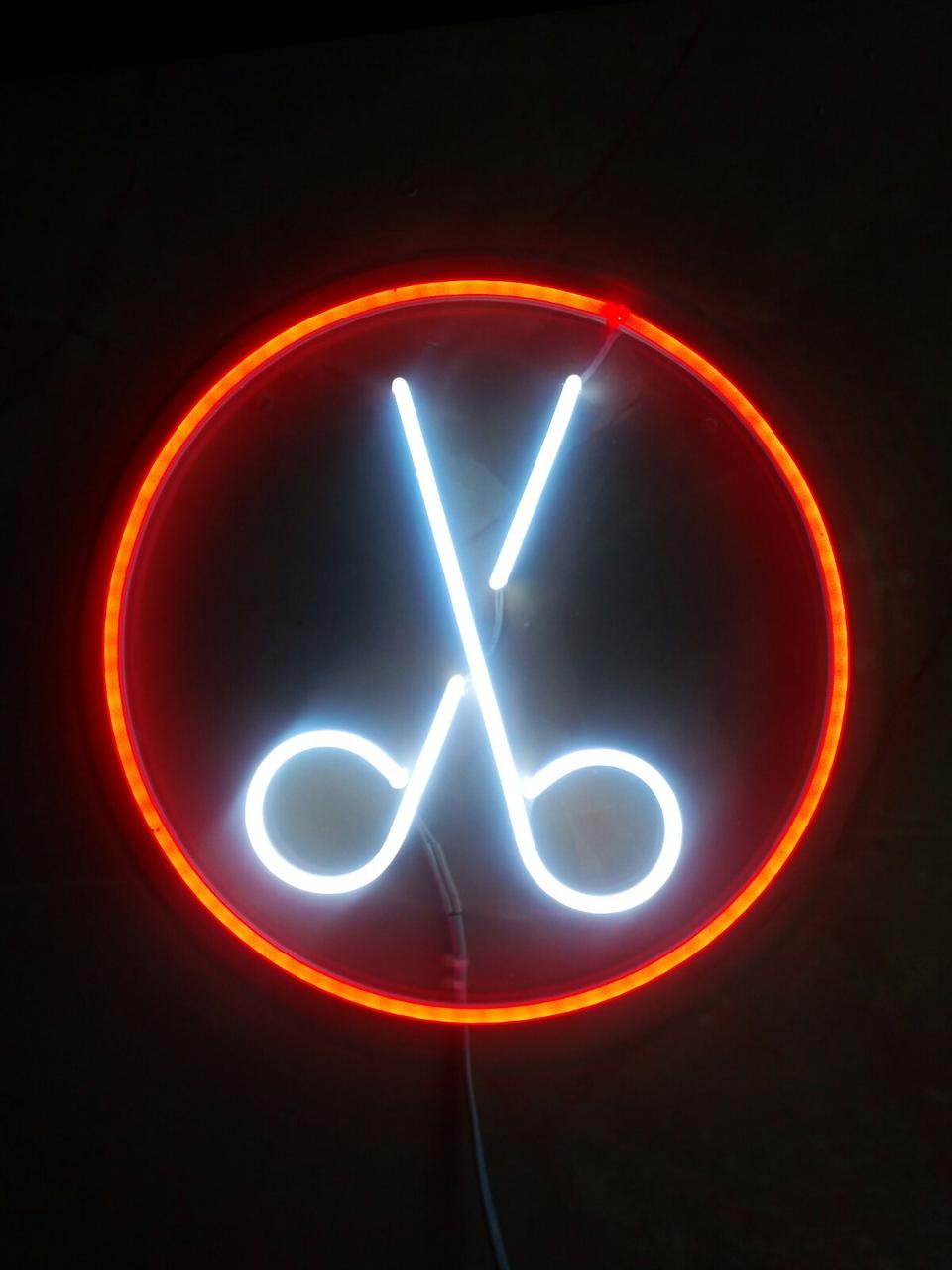 Неонова вивіска для салона краси, перукарень і барбершопів 30х30 см торговий стенд