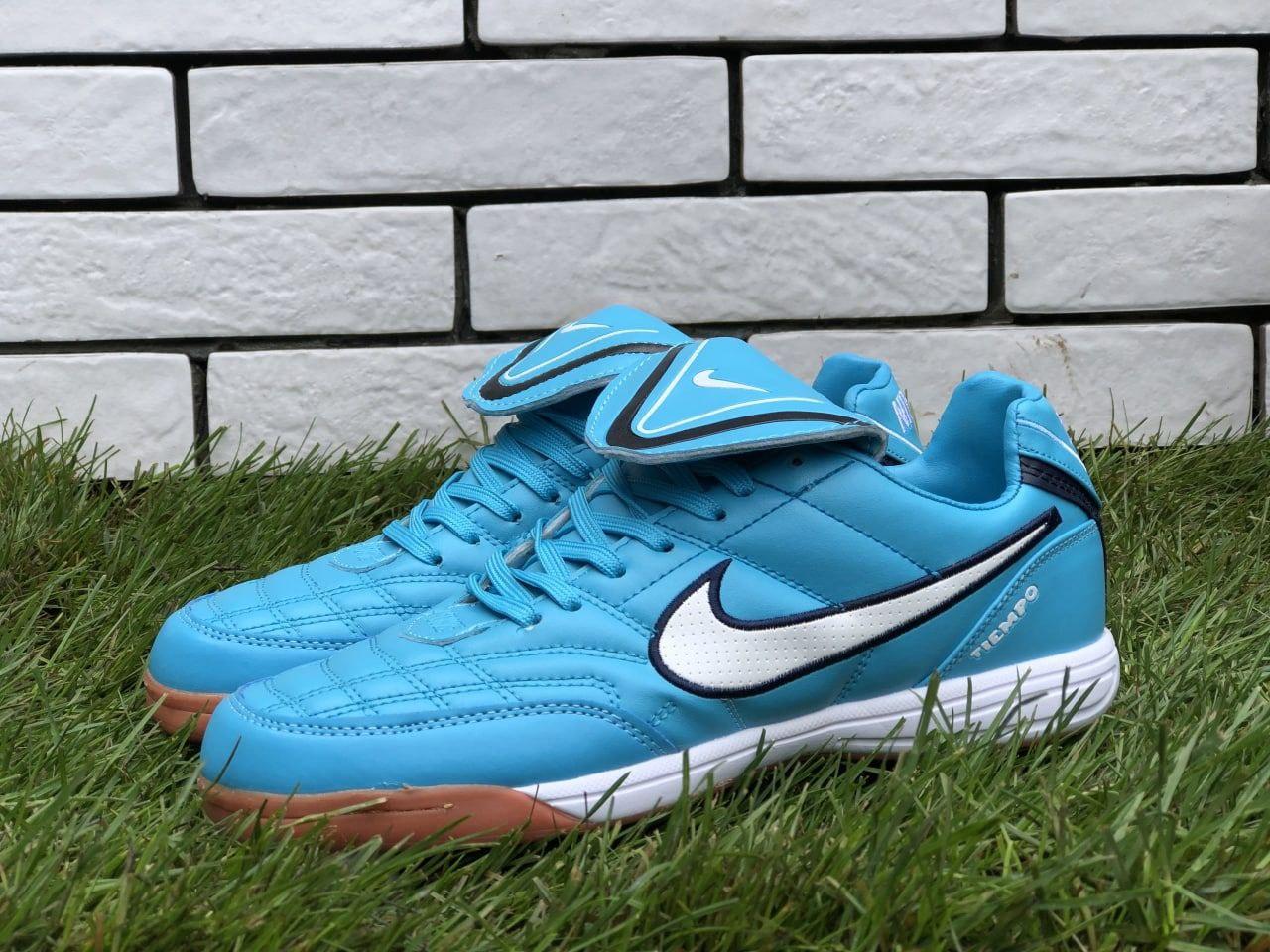 Nike Tiempo