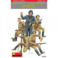 Сборная модель (1:35) Советские солдаты (специальная серия)