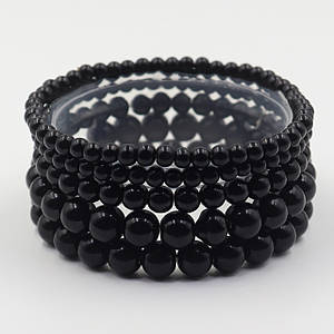 Браслет багаторядний із намистин чорного кольору ширина 3,5 мм 5 рядів на гумці діаметр намистини 7 мм і до зменшення