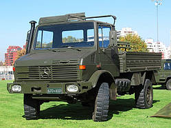 Mercedes UNIMOG 424 425 427 435 437 лобове скло, триплекс