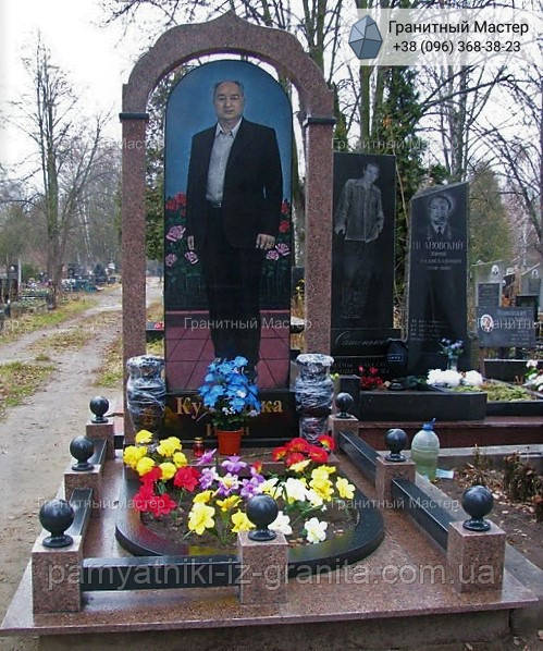 Пам'ятник чоловіку з портретом в повний зріст № 2010