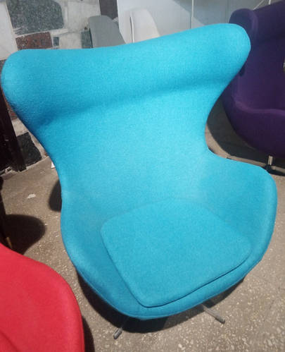 Поворотное дизайнерское кресло Эгг Egg chair голубой кашемир, с ...