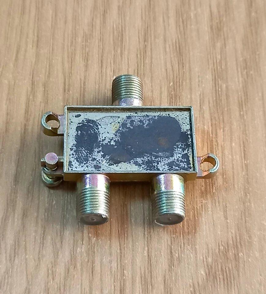 Антенный разветвитель (сплиттер) Alda 1/2 (5-1200 МГц). Уценка. - фото 2 - id-p1666252100