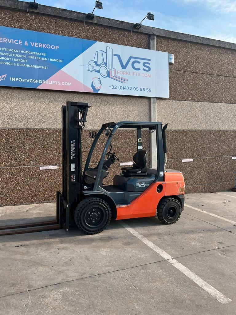 Toyota Diesel Forklifts 02-8fdf30 TONERO