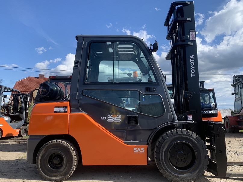 Toyota LPG Forklifts 02-8FGJF35