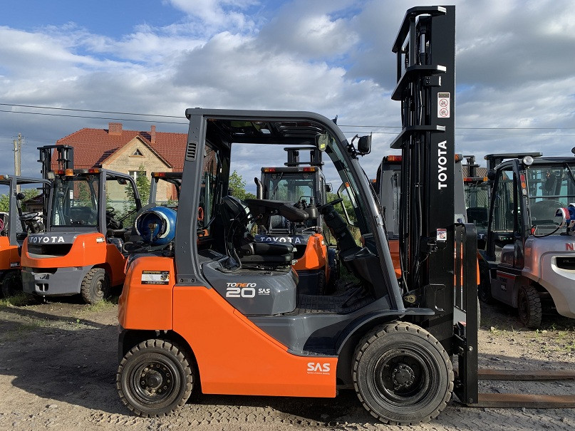 Toyota LPG Forklifts 02-8FGF20
