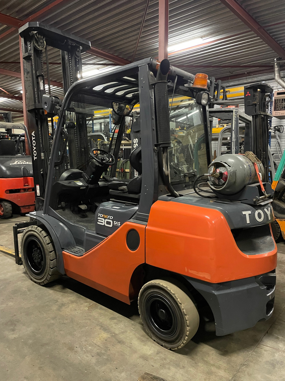 Toyota LPG Forklifts 02-8FGF30, фото 1