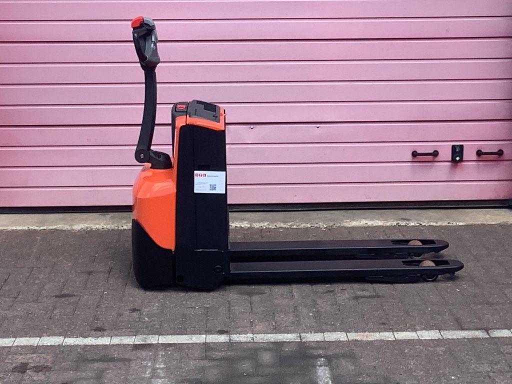 Toyota Electric Pallet Trucks LWE140