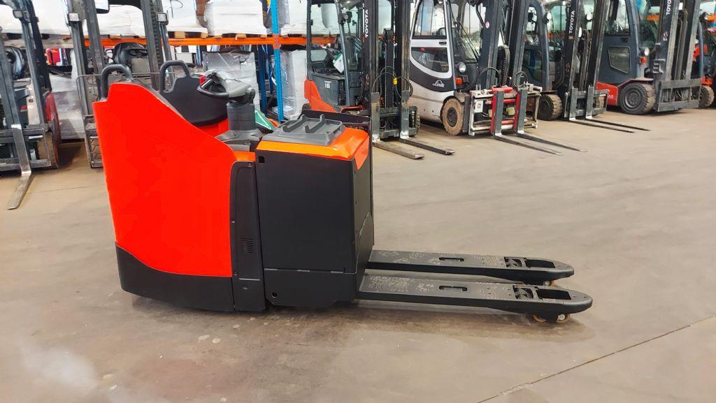 Toyota Electric Pallet Trucks LPE 220 // 2.952 Std. / Servo, фото 1