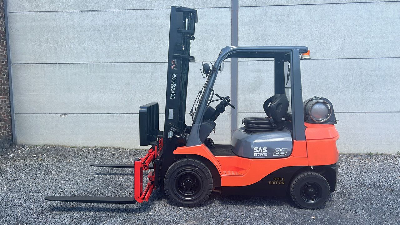 Toyota LPG Forklifts 42-7FGF25