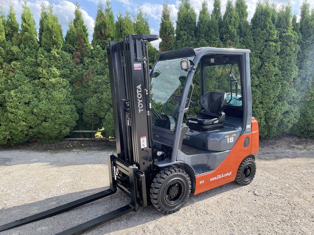 Toyota LPG Forklifts 02-8FGF18
