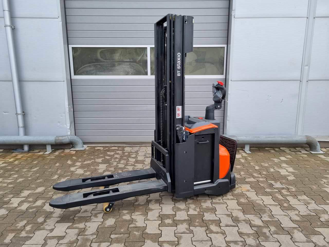 Toyota Stackers Stand-on SWE120L