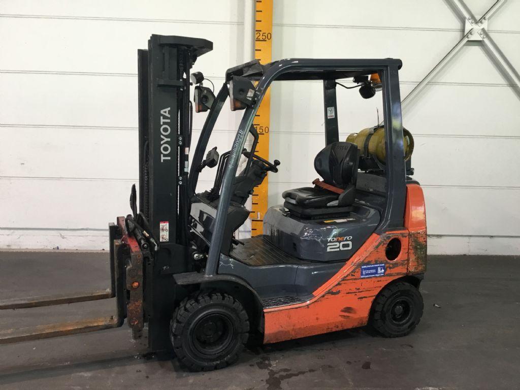 Toyota LPG Forklifts 02-8FGF20