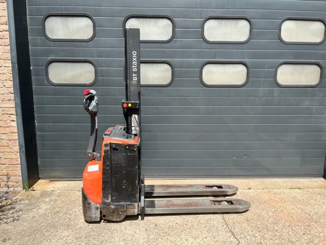 Toyota Pallet Stackers SWE080L