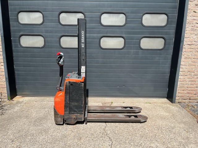 Toyota Pallet Stackers SWE080L