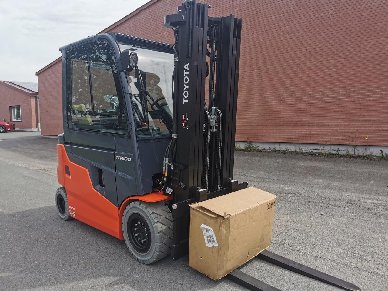 Toyota Electric - 4 wheels 9FBM30T