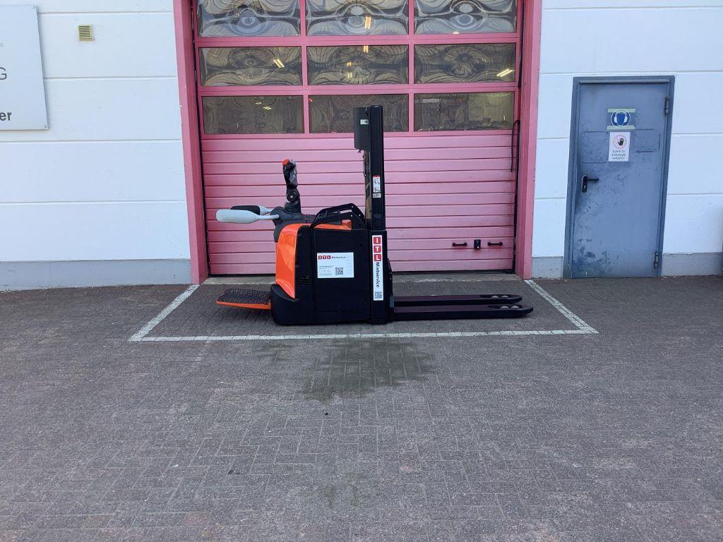 Toyota Pallet Stackers SPE200D