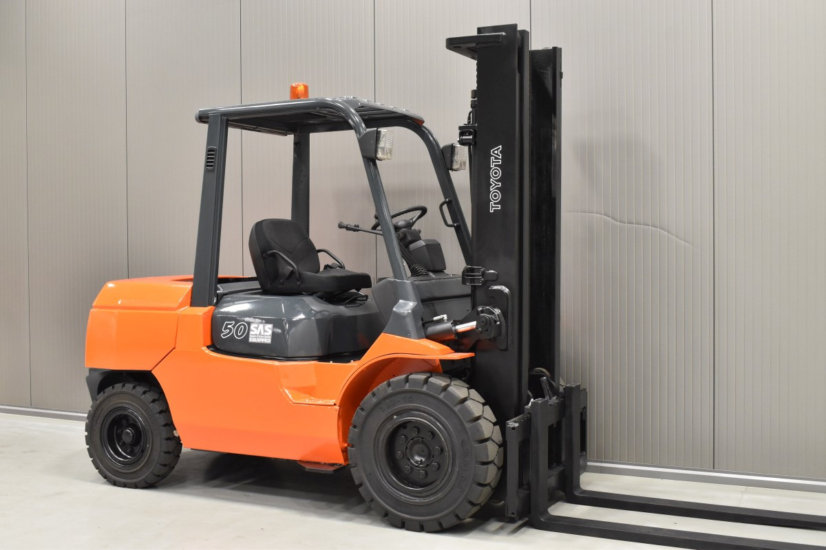 Toyota Diesel Forklifts 02-7FD45