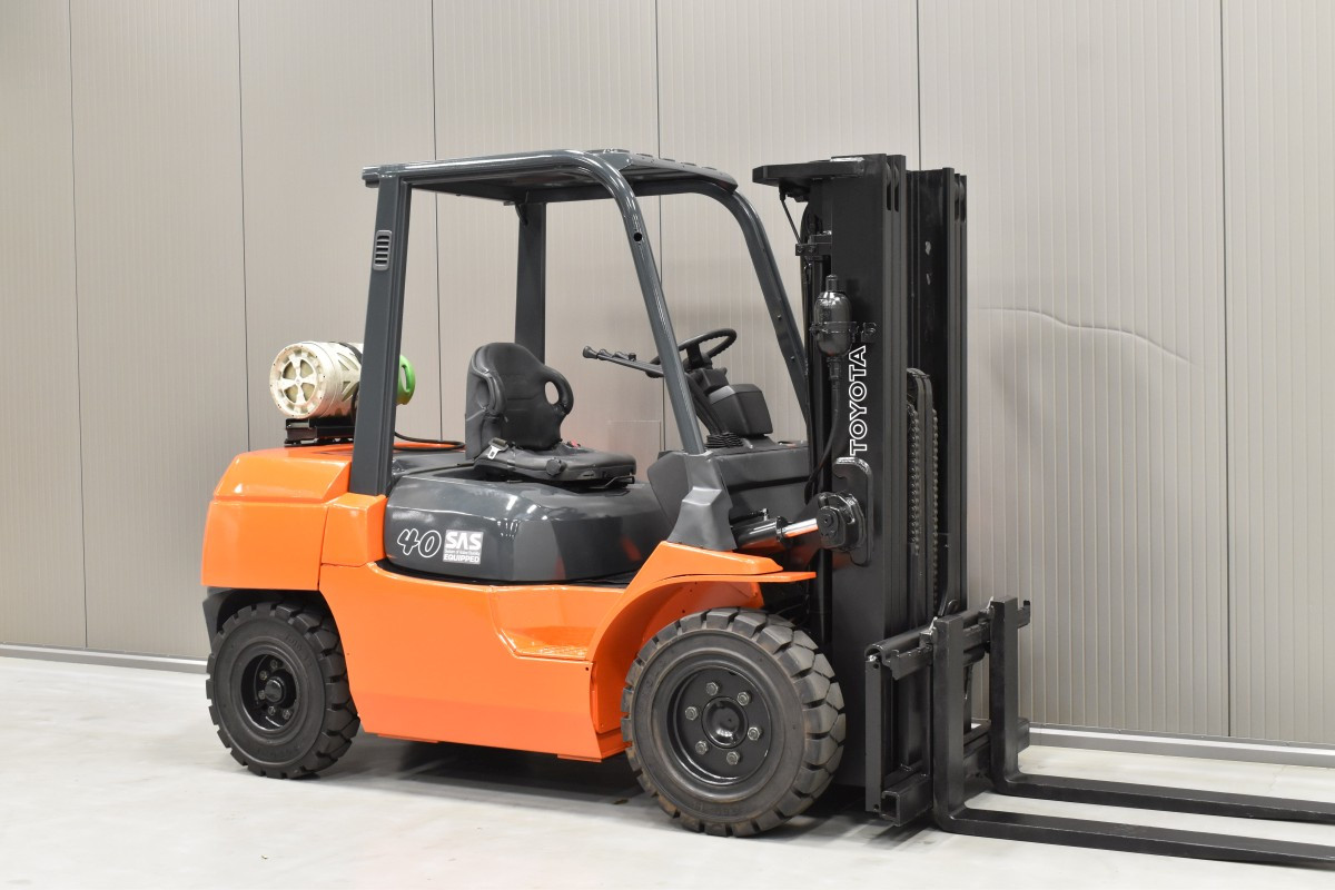 Toyota LPG Forklifts 02-7FG35