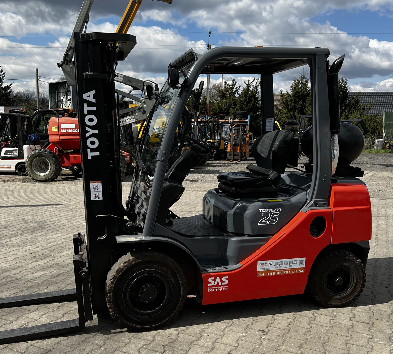Toyota LPG Forklifts 02-8FGF25
