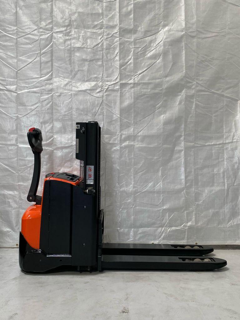 Toyota Pallet Stackers SWE200D