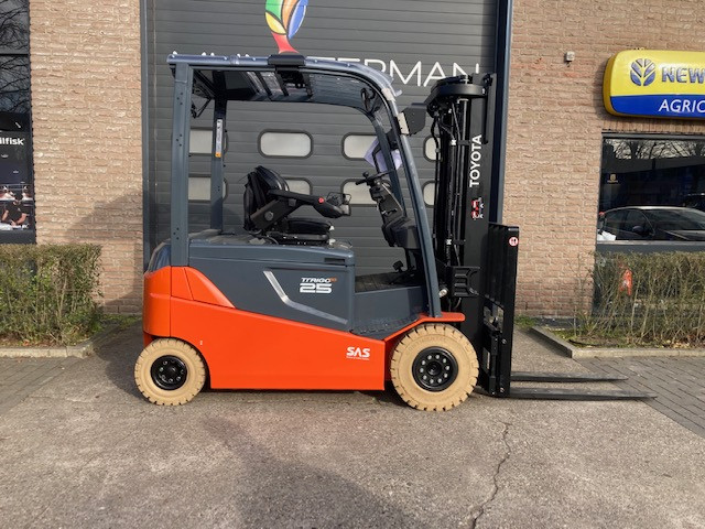 Toyota Electric - 4 wheels 8FBMT25