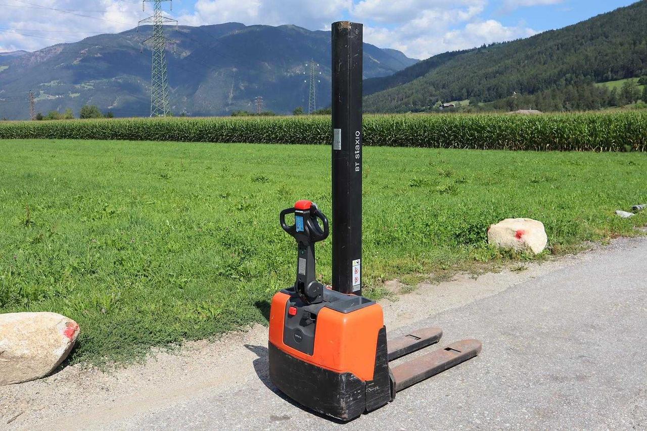 Toyota Pallet Stackers HWE100