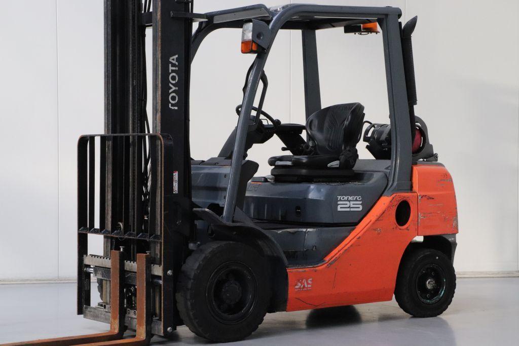 Toyota LPG Forklifts 06-8FG25