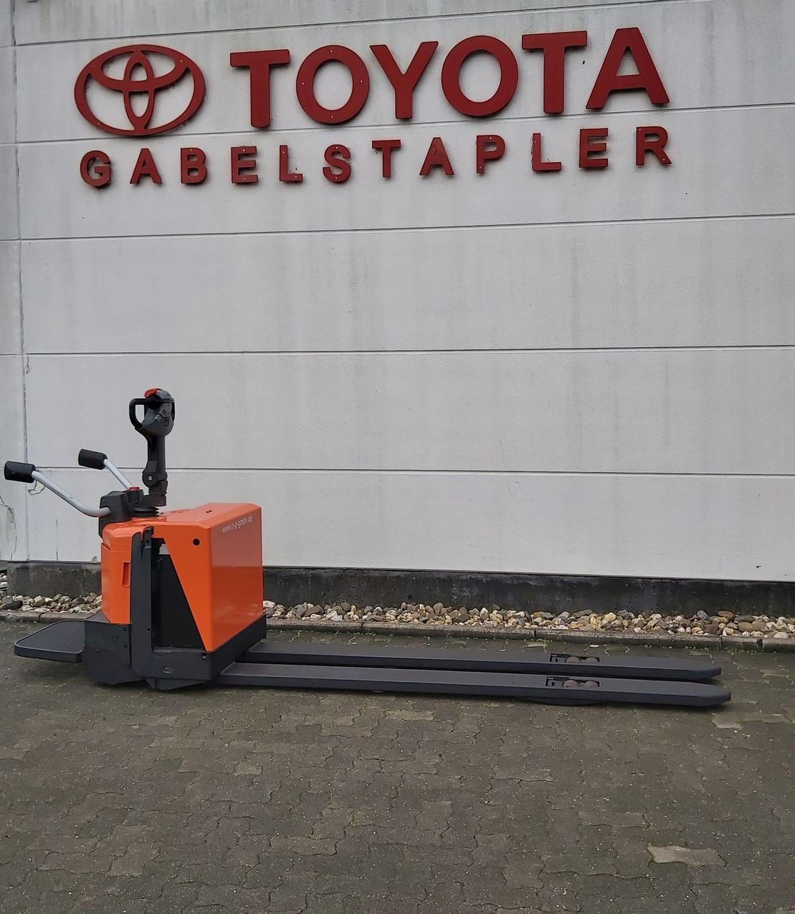 Toyota Electric Pallet Trucks LPE 200