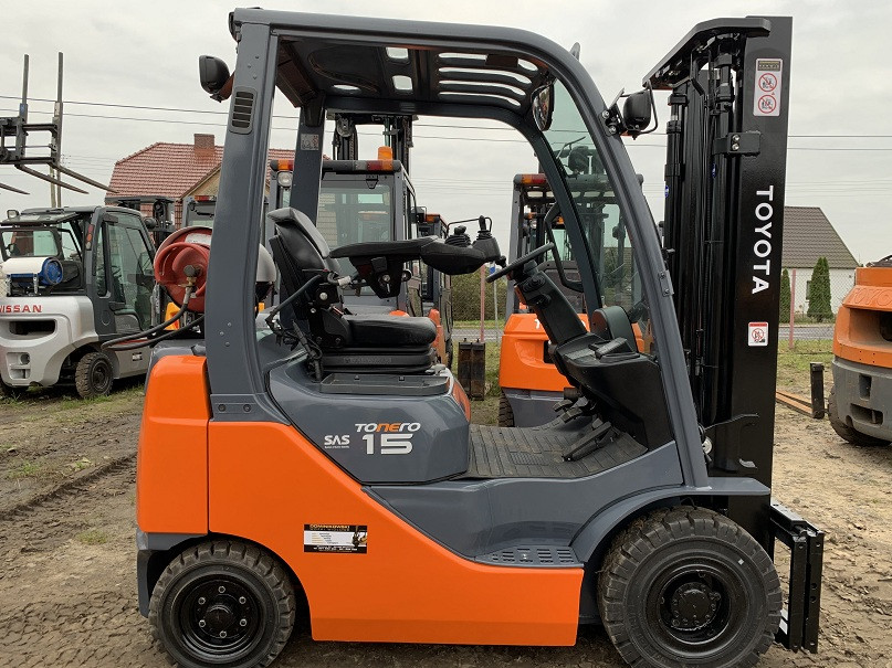 Toyota LPG Forklifts 02-8FGF 15