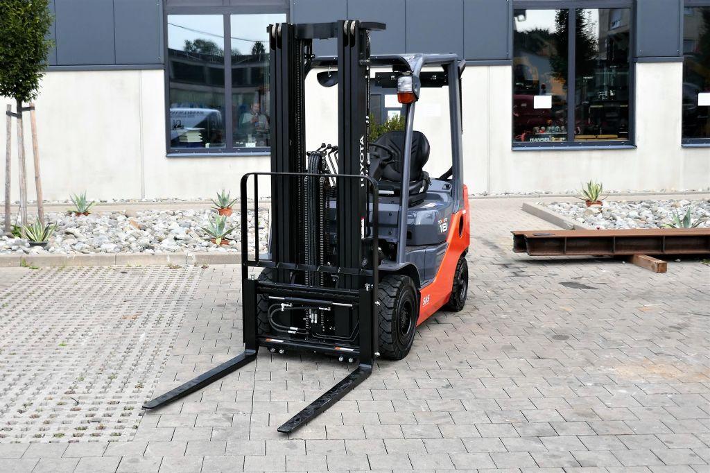 Toyota Diesel Forklifts 02-8FDF18