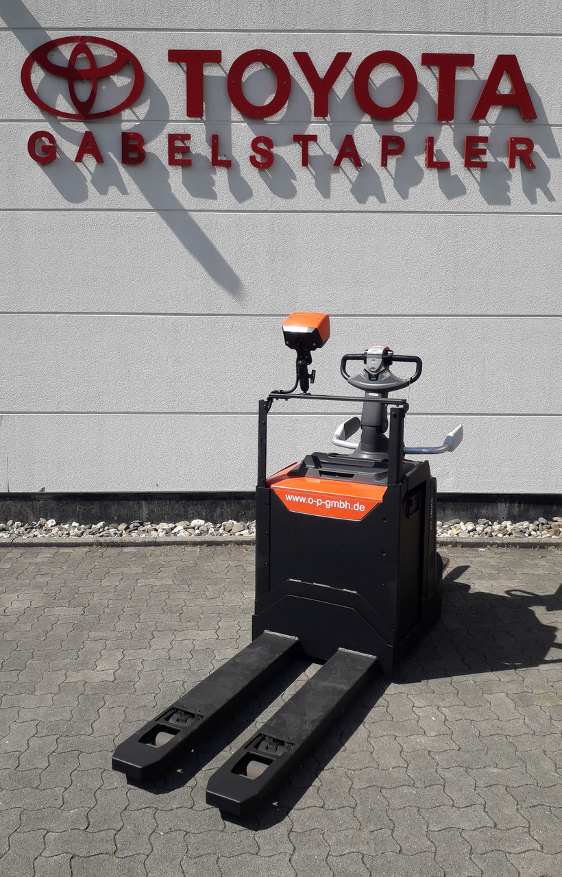 Toyota Electric Pallet Trucks LPE220