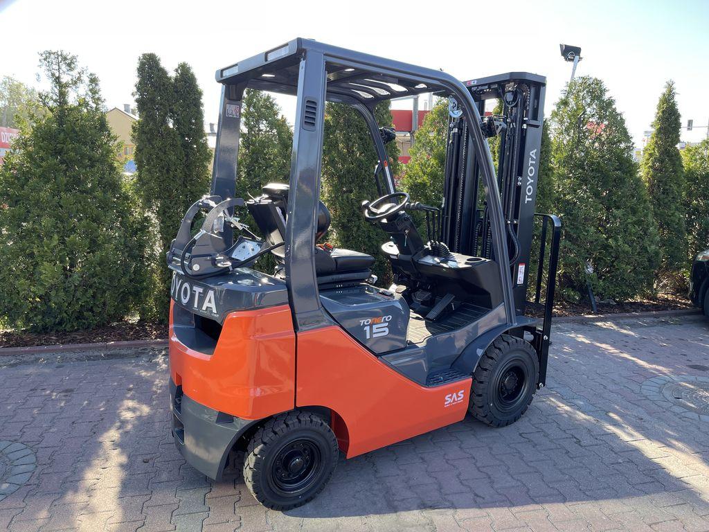 Toyota LPG Forklifts 02-8FGF15