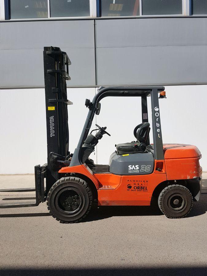 Toyota Diesel Forklifts 02-7FDJF35
